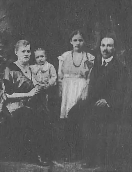 Семья Тани Савичевой. Фотографии семьи Тани Савичевой. Где жил отец тани