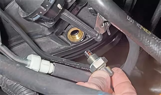 4 2008 года. Дтв лачетти 1. Датчик температуры шевроле лачетти. Где стоит датчик температуры лачетти. 8.