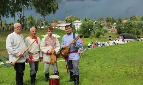 Сколько км до села вятского