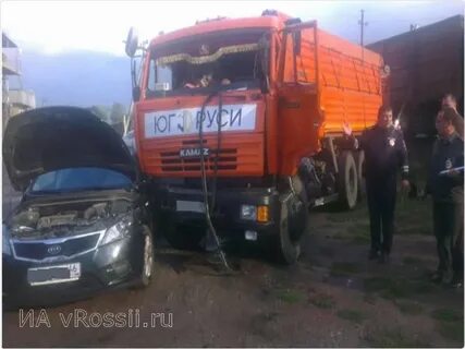 Водитель камаза столкнулся с поездом