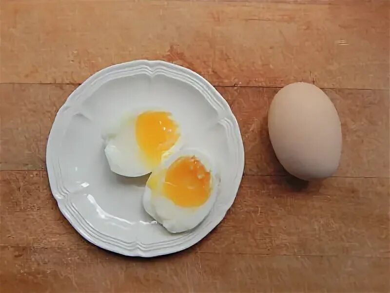 Чем можно начинать яйца. Яйца всмятку в мешочек и вкрутую. Яйца всмятку. Степень проварки яйца.