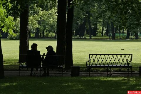 Кто на лавочке автор