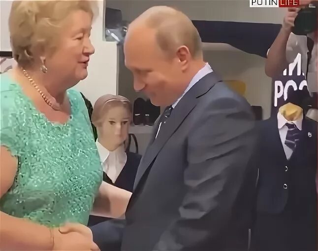 Директор славянки. Фабрика славянка псков. директор фабрики славянка. псковская швейная фабрика славянка. фабрика славянка псков здание.