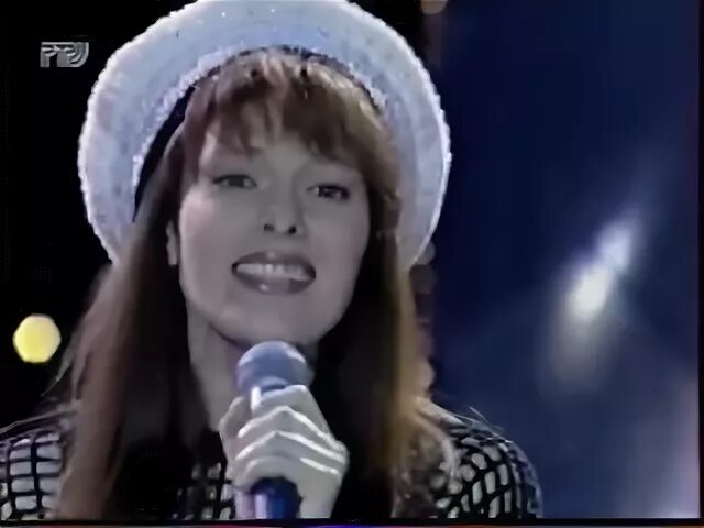 Песня три красавицы слушать. Три красотки. Группа бисквит. Песня три красавицы небес шли по улицам мадрида. Три красавицы небес шли по улицам мадрида.