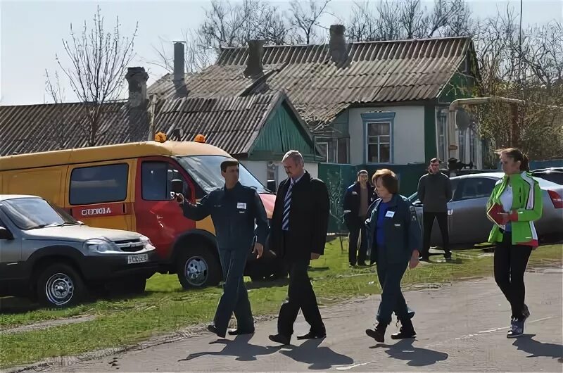 Погода киреевка ростовская область октябрьский. Школа номер 3 хутор киреевка. Церковь киреевка шахты. Храм в хуторе киреевка ростовская область. Школа киреевка шахты.