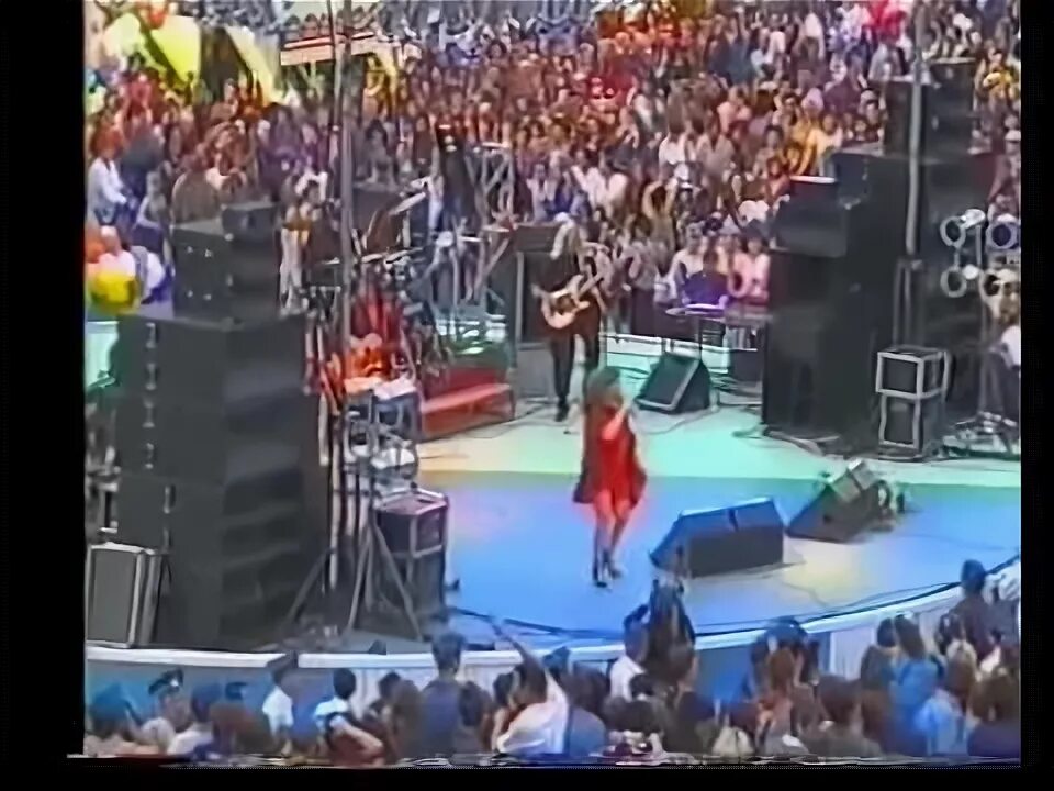 Алла пугачева в алма ате 1995. Алла пугачева 1994 альбом. Аудиокассета алла пугачева. Пугачева 1998 год. Рождественские встречи аллы пугачевой 1993.