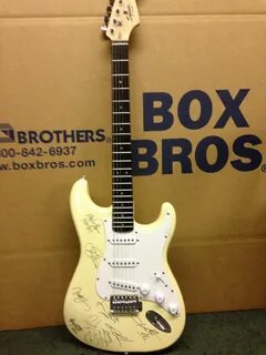Guitar packing