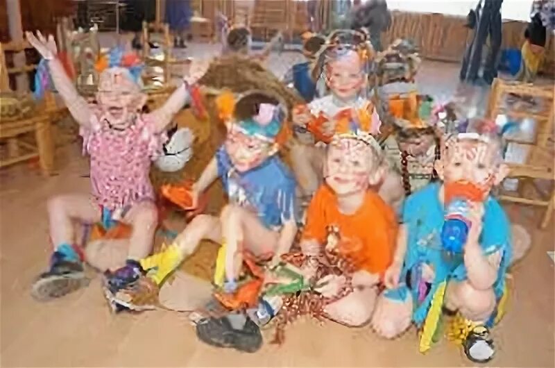 Как можно одеть ребенка на 1 апреля. Костюм ребенку на день смеха. костюм на день смеха в детский сад. как нарядить ребенка на день смеха. смешной костюм на день смеха ребенку.