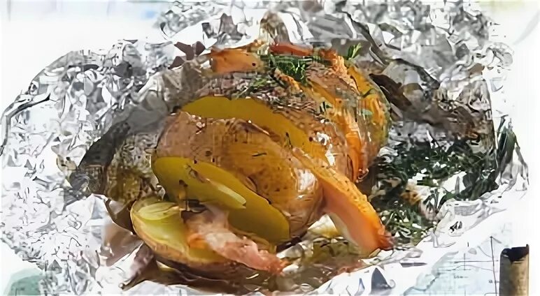 Картошка на мангале в фольге с беконом. Картошка на мангале в фольге с беконом. Картошка в фольге на шампурах. Картошка с беконом в фольге на углях. Картошка с беконом на мангале.