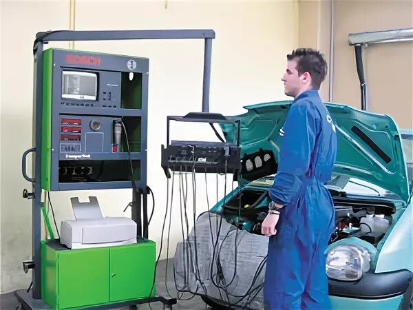 Специалист автодиагност дзен. Рабочее место автомеханика. Информационные технологии в профессии автомеханик. Информационные технологии у автомехаников. Рабочее место Автодиагноста.