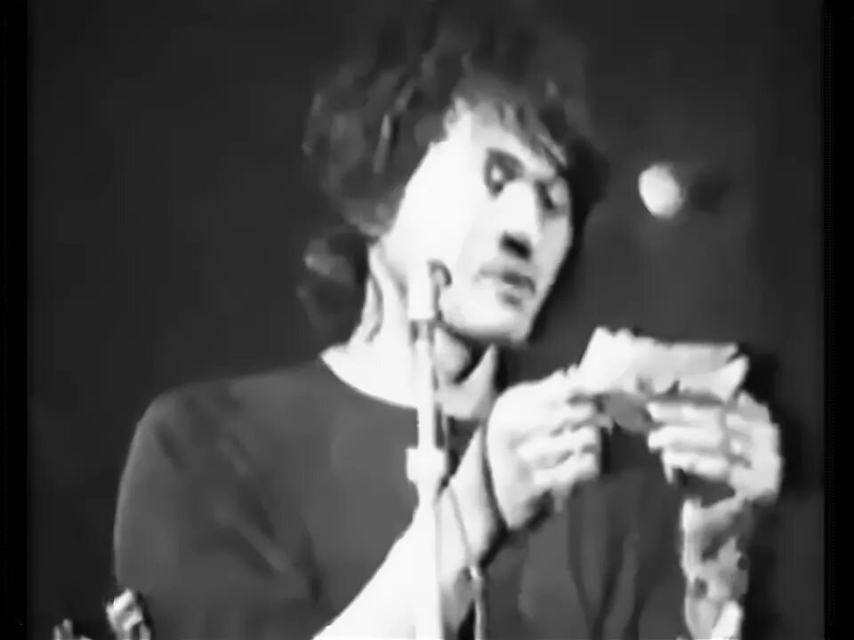 Цой ответ. Цой ответ. Цой ответ. Я жду ответа больше надежд нету. Песня вопрос цой.