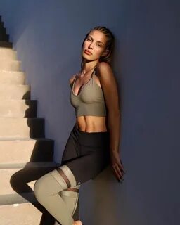 Jessica-Goicoechea-Wallpapers-Insta-Fit-BIo-1.