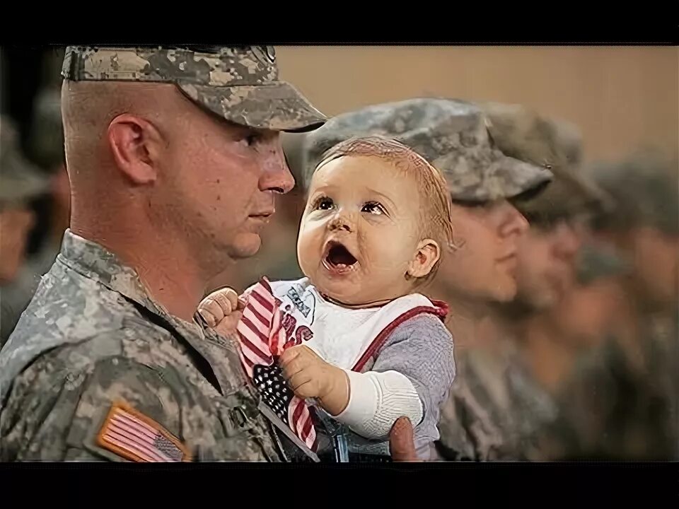 Мем отец пошутил. When dad come home. When he arrived we have dinner. When dad come home. When dad come home.