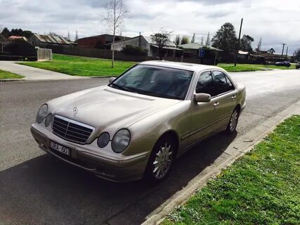 Mercedes 240