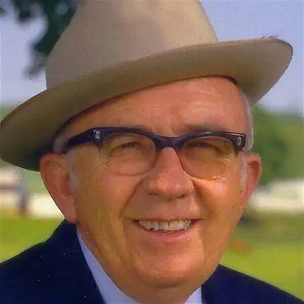 Bob evans princeton in. Боб эванс. Боб эванс. Боб эванс парамаунт. Bob evans.