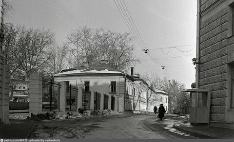 Переулок стар