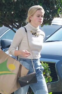 Ava Phillippe Casual Style - Shopping in Brentwood 11/20/2018 * CelebMafia.