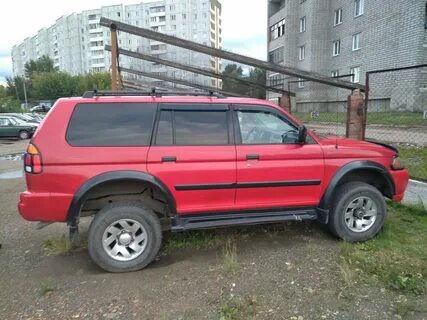 Мицубиси монтеро спорт 2000 год