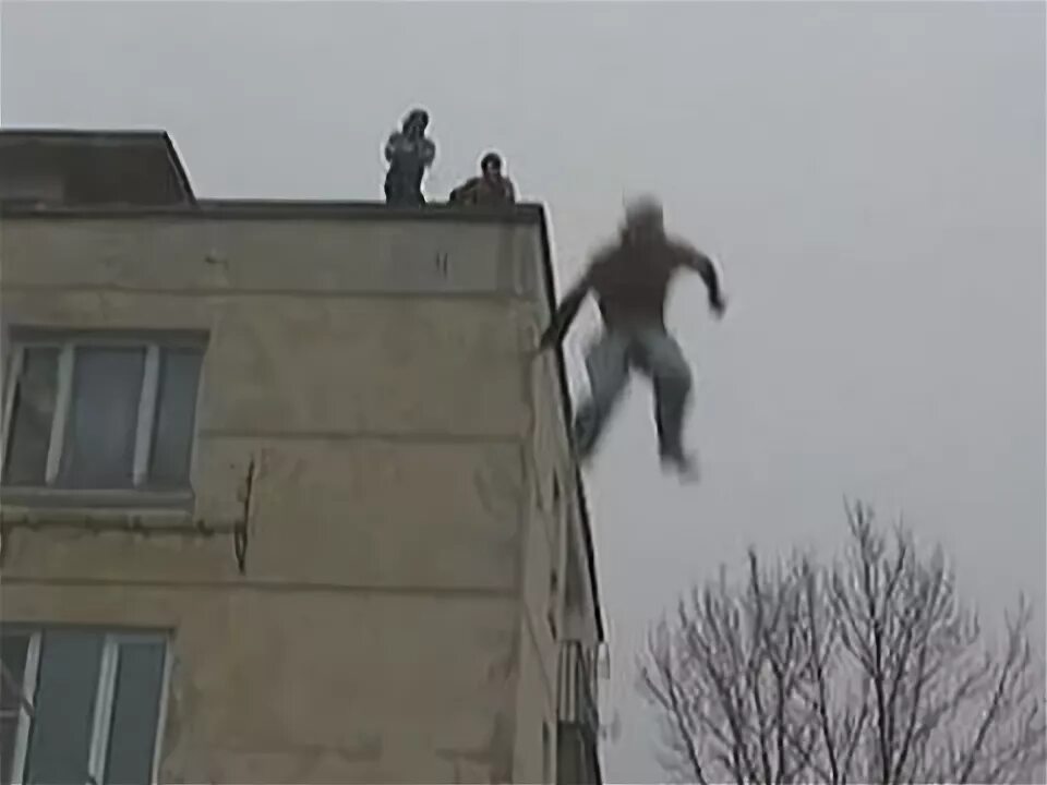 Разбежавшись посильнее перепрыгивал из сегодня во вчера