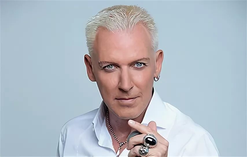 Оперный певец хворостовский. Певец с белыми волосами. Джастин бибер. Певец с белыми волосами. Певец с белыми волосами.