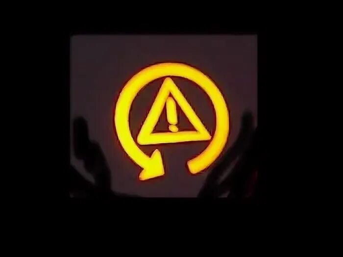 Треугольник в желтом круге. Желтый треугольник в круге. Знак в желтом треугольнике на панели. Горит значок треугольник с восклицательным знаком. Volkswagen с горящей эмблемой.