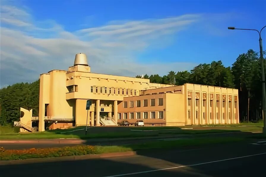 Дворец пионеров железногорск красноярский край. Детская площадка парк железногорск красноярский край. Сют железногорск красноярский площадка. Сют железногорск красноярский. Сют железногорск.