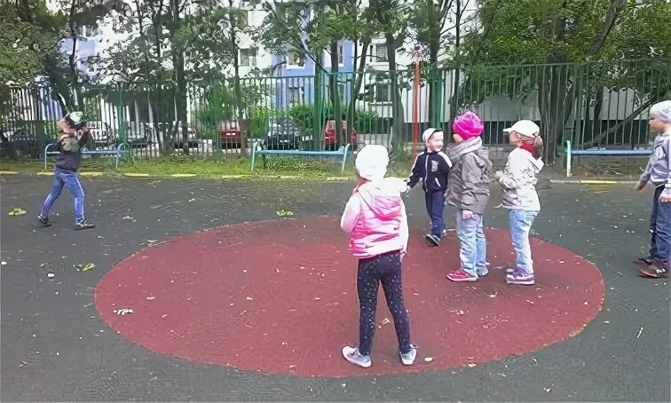 Играть в вышибало
