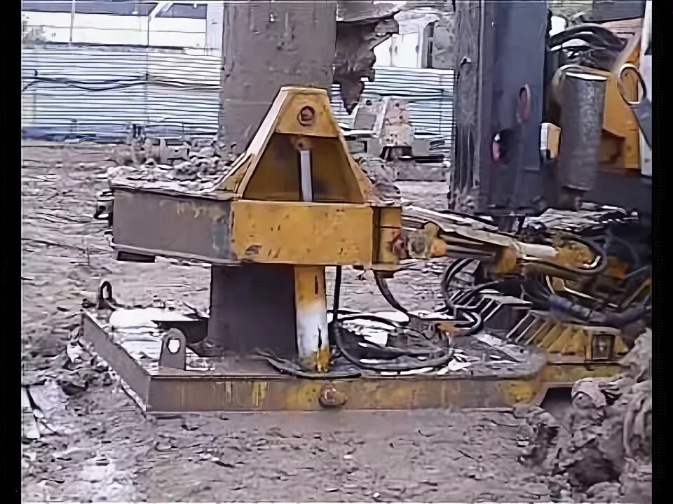 Видео буровой установки. Орб 2 буровая установка. Буровой станок мгбу. Буровой станок бауэр mdg12. Обсадной стол bauer 1500.