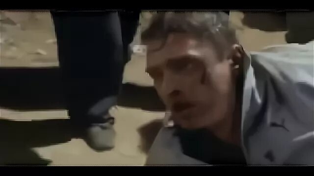 коллекторы у двери. ограбление банка. малой пришел к бандитам за деньгами. креативный юмор. малой пришел к бандитам за деньгами.