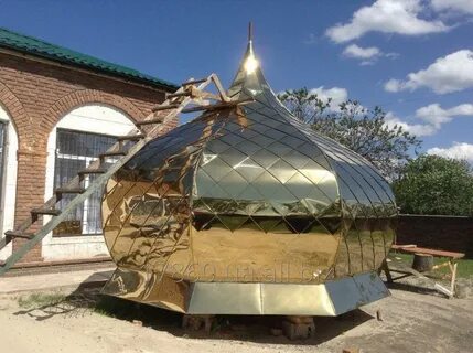 Из какого материала изготовлены купола храма