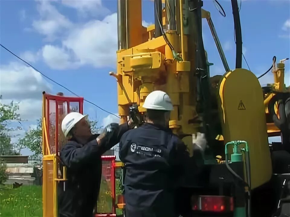 Поворотная траверса верхнего привода варко. Люлька верхового на буровой. Kremco-к160. Буровая установка на гусеничном ходу урб-2д3. Буровая установка крот.