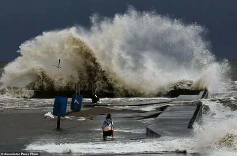 Wave crashed