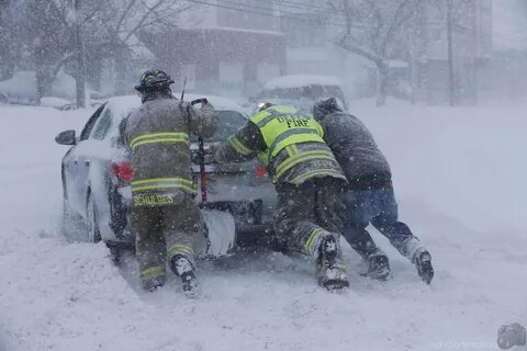 Во время сильного снегопада