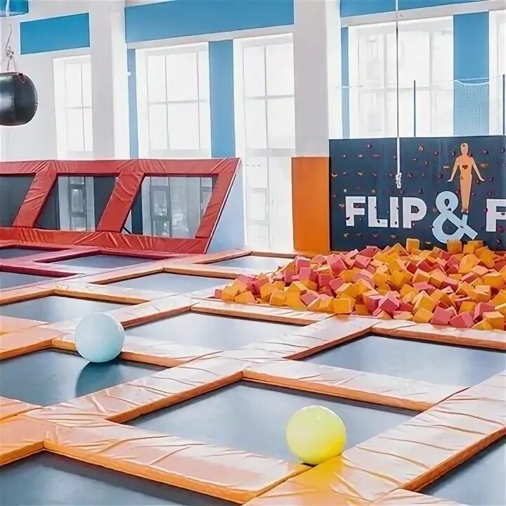 Батутный центр flipfly, Москва. Flip Fly батутный центр Москва. Flip Fly батутный центр Семеновская. Москва Смирновская 25 батутный центр.