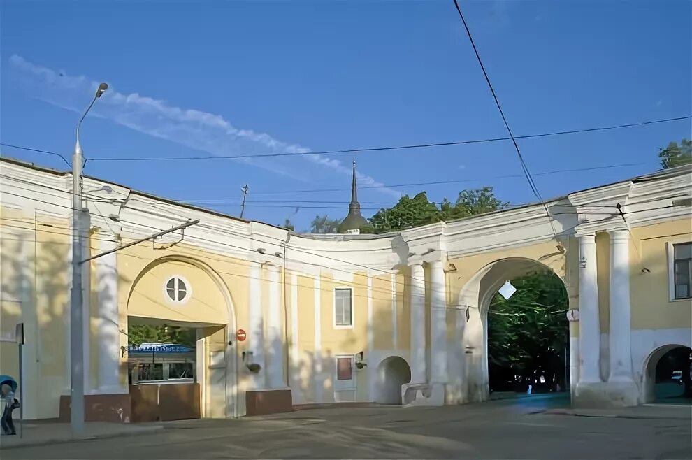 Присутственные места калуга. Присутственные места калуга. Ансамбль присутственных мест в калуге. Присутственные места калуга. Калуга арка присутственных.