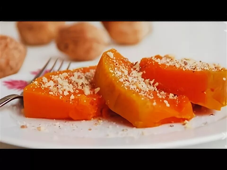 Лукум из тыквы. Кабак татлысы турецкий десерт. турецкий десерт kabak tatlisi. турецкий десерт из тыквы (kabak tatlisi). турецкая сладость из тыквы.