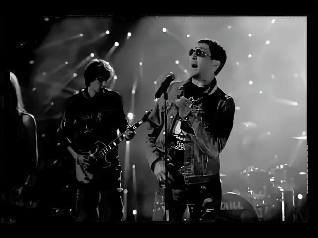 Григорий лепс и анатолий цой феникс. Григорий лепс бессонница. Лепс и цой. Лепс и цой. Григорий лепс в 2000 году.