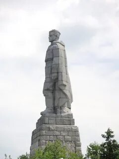Памятник алеше