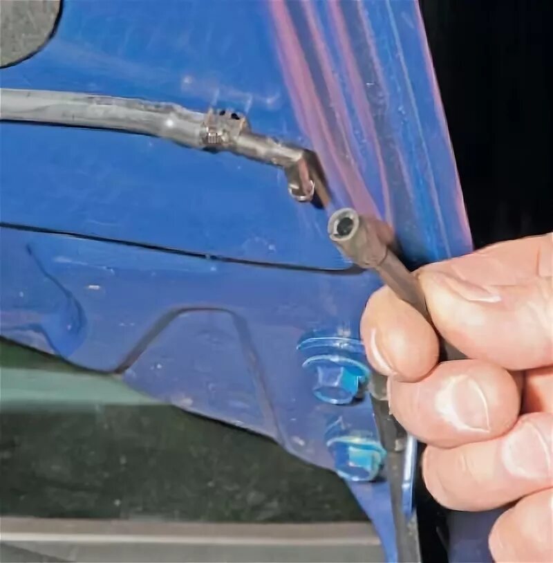 Как снять лобовое стекло лачетти Removing the windshield washer pump and tailgate glass (Chevrolet Lacetti 1 2002