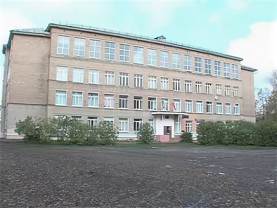 Красноткацкая средняя школа ярославль. Красноткацкая школа ярославль. Красноткацкая школа ярославль. Красноткацкая школа красные ткачи. Ученик 11 класса.