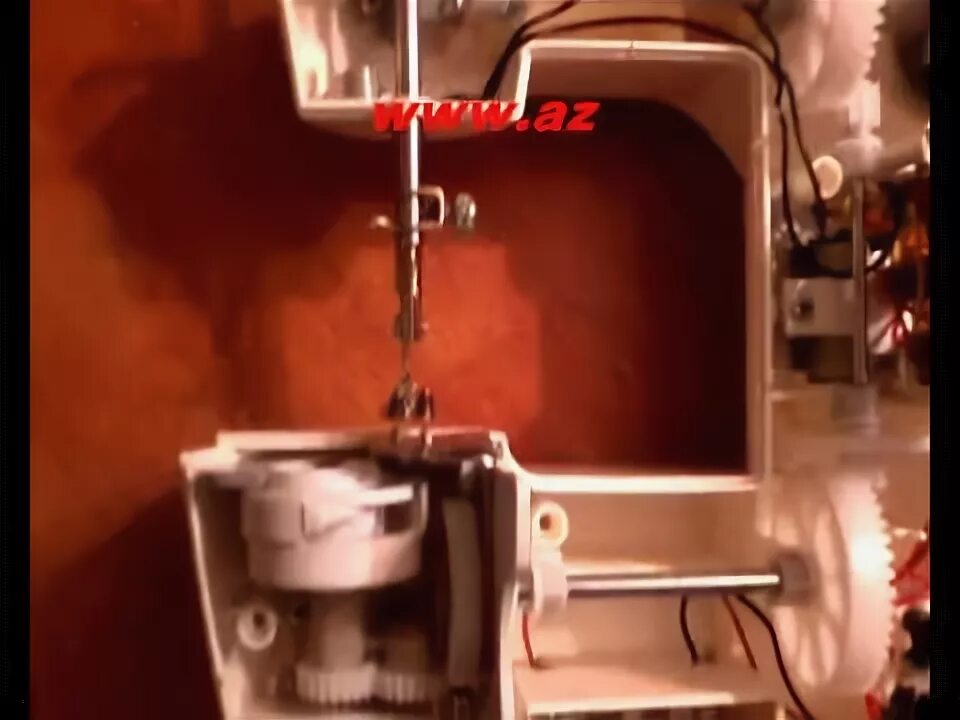 Швейная машинка не цепляет нижнюю. Irit IRP-01. IRP-01 швейная машинка. Мини швейная машинка Irit. Irit Home швейная машинка.