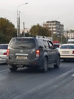 Замазать номера грязью