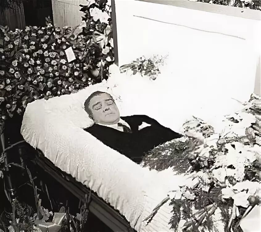 Луи де Фюнес похороны. Умершие сценаристы
