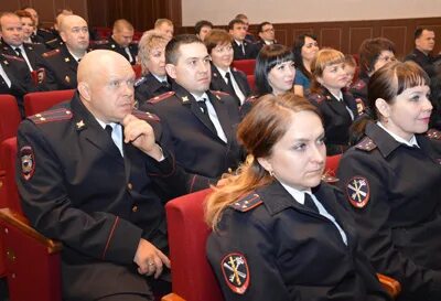 Начальник МВД Южноуральск. Начальник полиции Южноуральск Амбурцев. Сотрудники МВД Южноуральск. МВД Южноуральск. Южноуральск суд