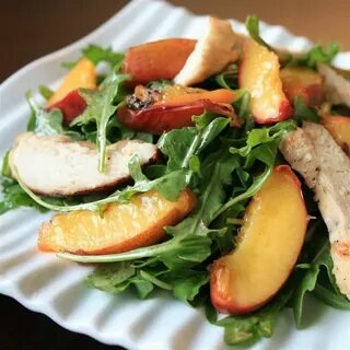 Копченая курица с рукколой
