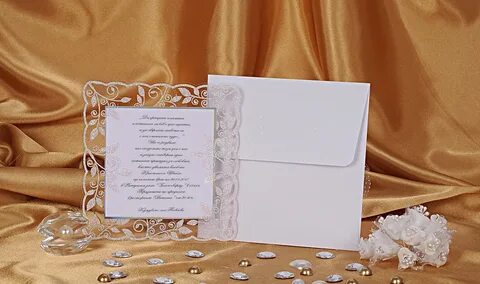 Сватбена покана с плик, размер 15х15 см. Печата се с цвят и текст по избор....