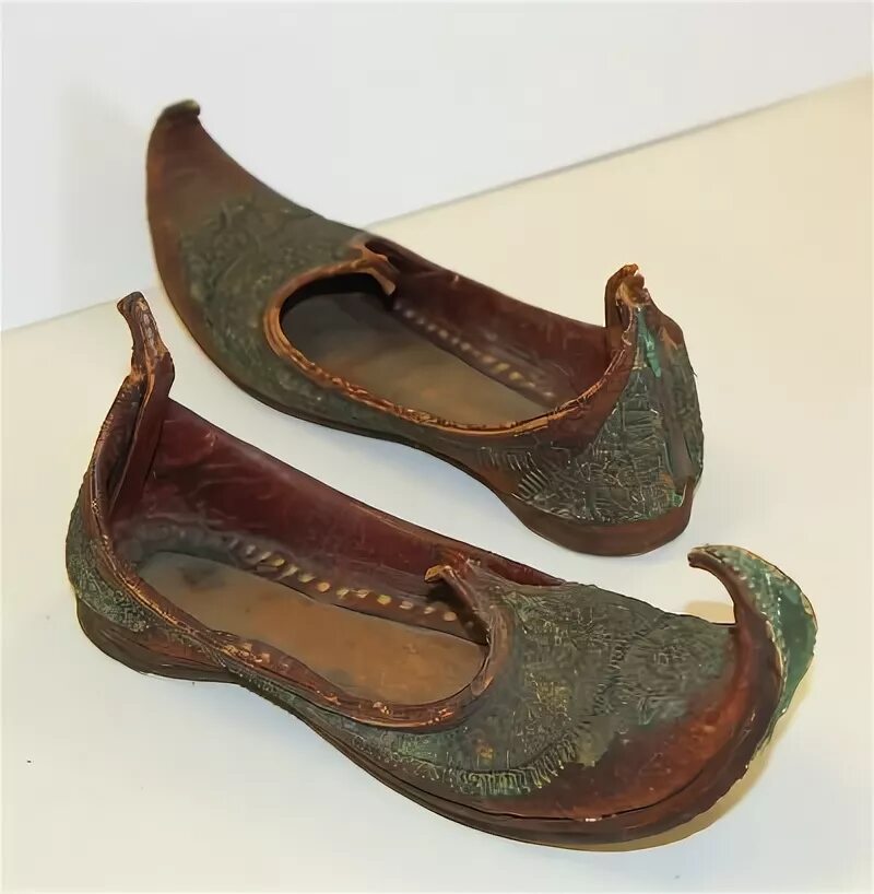 ичиги бурятские. сапог с загнутым носком 5. монгольские сапоги гутал. мужские туфли с загнутыми носами. башмаки с загнутыми носами.