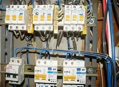 Схема подключения вводного автомата в щитке. Ekf автоматический выключатель 10ка. Вводный автомат на 32 ампера. Двухполюсной автомат на ввод. Двухполюсной автомат на ввод.