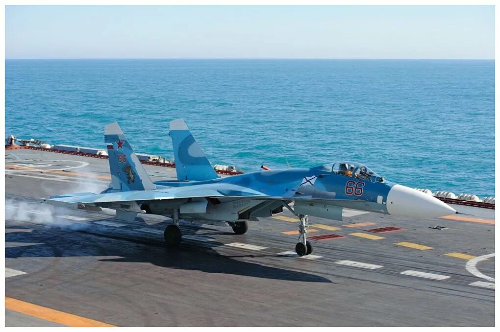Су 27 палубный. Корабельный истребитель су-33. Су палубный истребитель. Су-33 борт 80. Су-27куб.