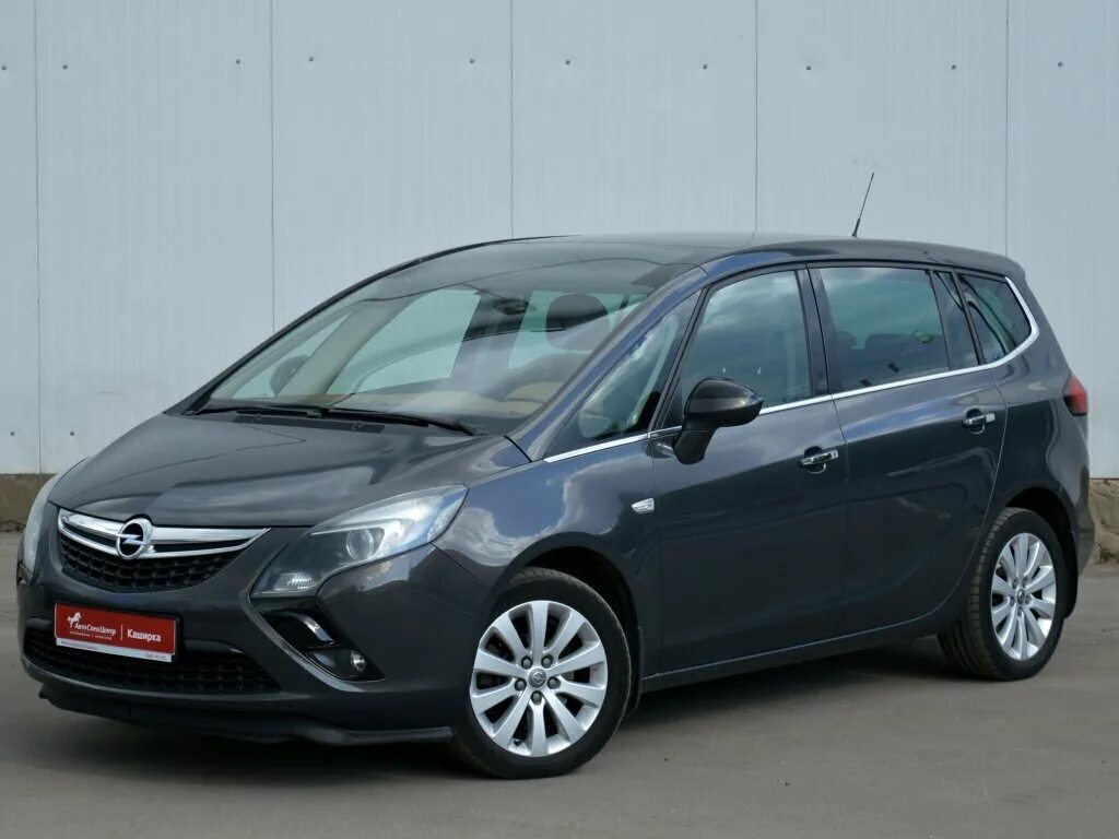 Компактвэн на вторичном рынке. Opel Zafira c 2012г. Opel Zafira 2019. Zafira c (2012- ). Opel Zafira компактвэны.